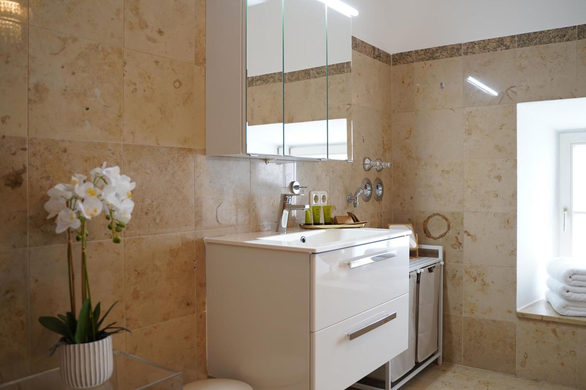 Loewenherz Homes Luxury Apartment - Stadt- Und Seenaehe - Fellnasenfreundlich - Lichtdurchflutet Stephanskirchen Kültér fotó